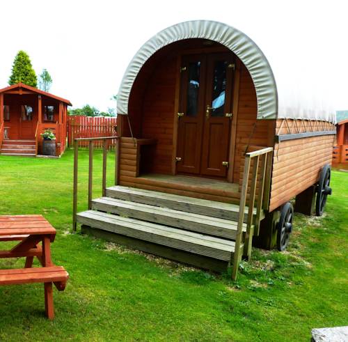 Pinewood Park - Tipis, Hot Tubs and Lodges reception
